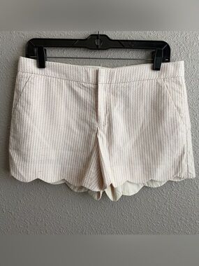 Club Monaco Amber Pink white Seersucker Scalloped 4” Shorts